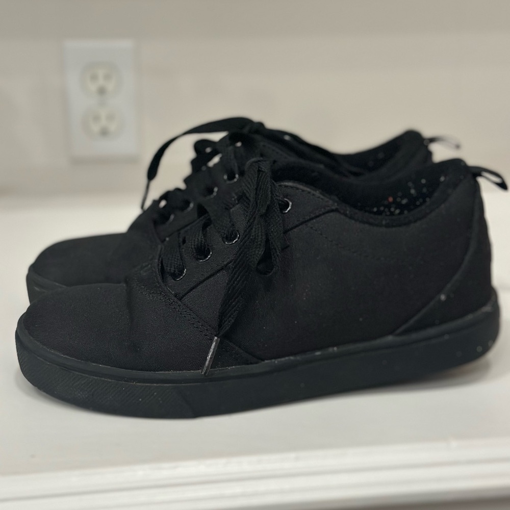 Heelys Size 4 - Picture 4 of 6